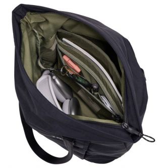 - Thule Paramount Tote 22L